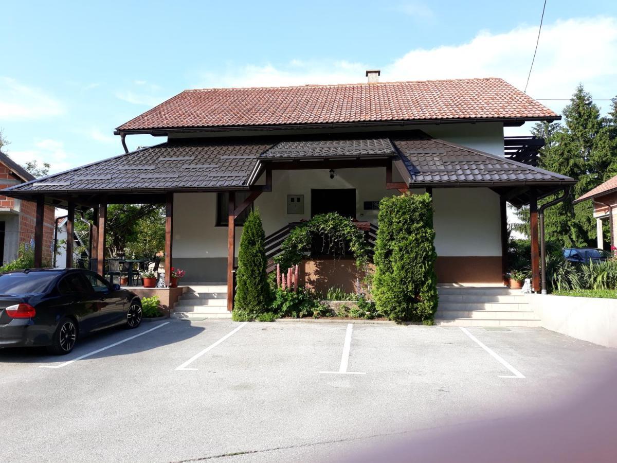 House Zlatko Casa de hóspedes Seliste Dreznicko Exterior foto